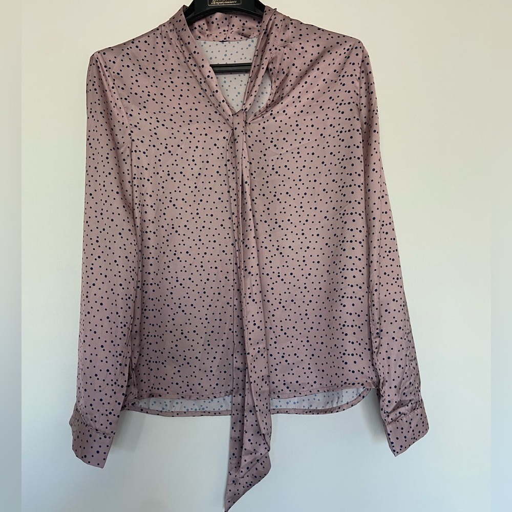 🤍🩵2 FOR $15🩵🤍 Polka dot rose gold blouse​​​ - Picture 3 of 6